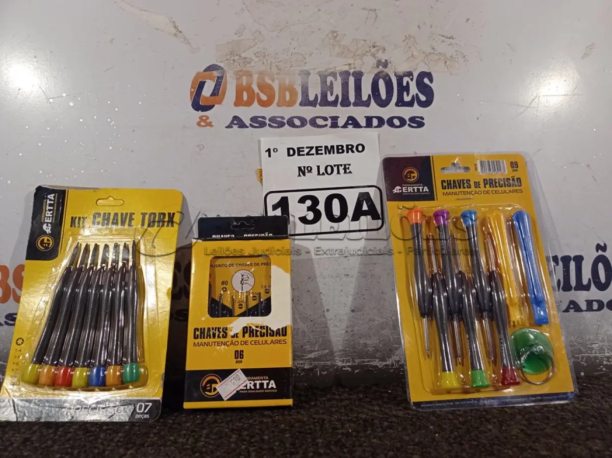 LOTE 130 - 03 KIT’S CHAVES DE PRECISÃO PARA MANUTENÇÃO DE CELULAR. (NO ESTADO) ATENÇÃO! FAZER A VISITAÇÃO ANTES DE ARREMATAR, NÃO SABEMOS SE FUNCIONA. LEILÃO NÃO TEM GARANTIA E NEM DEVOLUÇÃO, SUJEITO A POSSÍVEIS AVARIAS VISÍVEIS/OCULTAS E/OU AUSÊNCIA DE COMPONENTES.