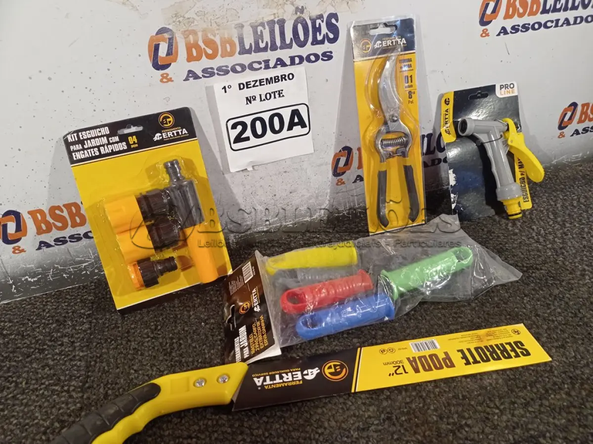 LOTE 200 - 01 KIT PARA JARDINAGEM. (NO ESTADO) ATENÇÃO! FAZER A VISITAÇÃO ANTES DE ARREMATAR, NÃO SABEMOS SE FUNCIONA. LEILÃO NÃO TEM GARANTIA E NEM DEVOLUÇÃO, SUJEITO A POSSÍVEIS AVARIAS VISÍVEIS/OCULTAS E/OU AUSÊNCIA DE COMPONENTES.