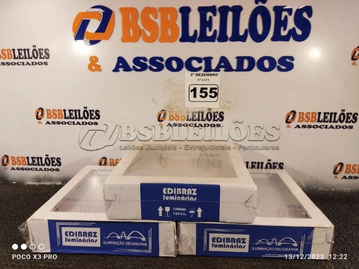 LOTE 155 - 03 LUMINÁRIAS DE EMBUTIR. (NO ESTADO) ATENÇÃO! FAZER A VISITAÇÃO ANTES DE ARREMATAR, NÃO SABEMOS SE FUNCIONA. LEILÃO NÃO TEM GARANTIA E NEM DEVOLUÇÃO, SUJEITO A POSSÍVEIS AVARIAS VISÍVEIS/OCULTAS E/OU AUSÊNCIA DE COMPONENTES.