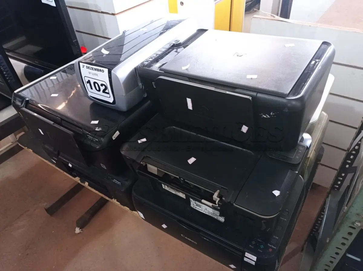 LOTE 102 - 10 IMPRESSORAS MARCAS E MODELOS DIVERSOS. (NO ESTADO) ATENÇÃO! FAZER A VISITAÇÃO ANTES DE ARREMATAR, NÃO SABEMOS SE FUNCIONA. LEILÃO NÃO TEM GARANTIA E NEM DEVOLUÇÃO, SUJEITO A POSSÍVEIS AVARIAS VISÍVEIS/OCULTAS E/OU AUSÊNCIA DE COMPONENTES.