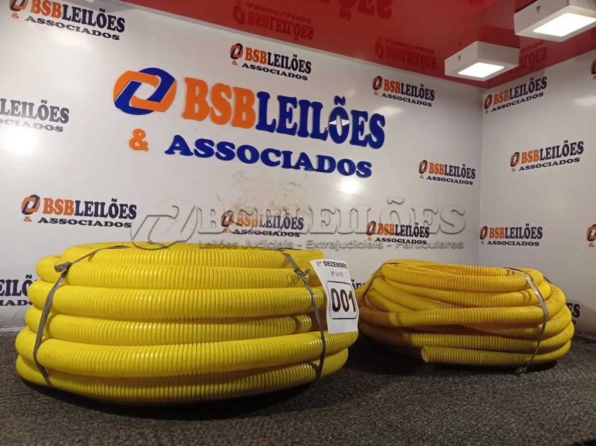 LOTE 001 - 02 ROLOS DE MANGUEIRA CORRUGADA. (NO ESTADO) ATENÇÃO! FAZER A VISITAÇÃO ANTES DE ARREMATAR, NÃO SABEMOS SE FUNCIONA. LEILÃO NÃO TEM GARANTIA E NEM DEVOLUÇÃO, SUJEITO A POSSÍVEIS AVARIAS VISÍVEIS/OCULTAS E/OU AUSÊNCIA DE COMPONENTES.