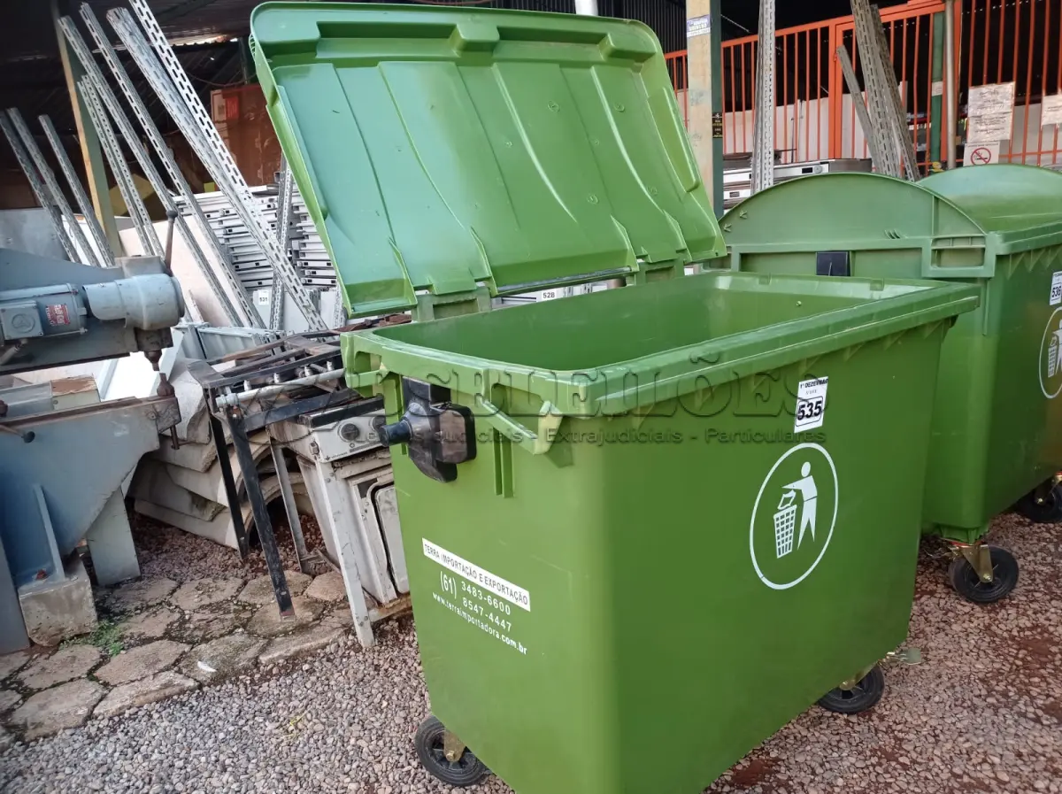 LOTE 535 - 01 CONTAINER HDPE EN-840 660L. (NO ESTADO) ATENÇÃO! FAZER A VISITAÇÃO ANTES DE ARREMATAR, NÃO SABEMOS SE FUNCIONA. LEILÃO NÃO TEM GARANTIA E NEM DEVOLUÇÃO, SUJEITO A POSSÍVEIS AVARIAS VISÍVEIS/OCULTAS E/OU AUSÊNCIA DE COMPONENTES.
