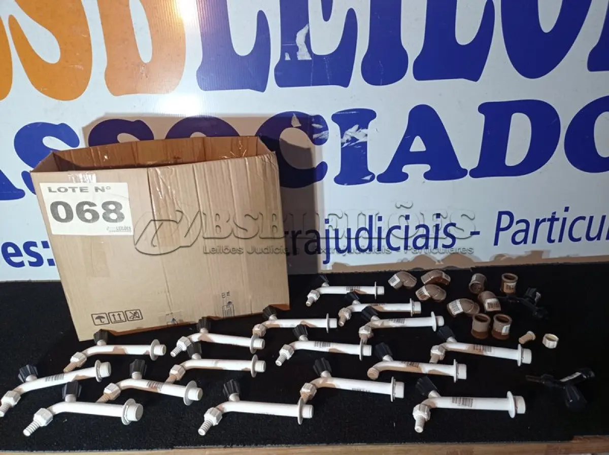 LOTE 068 - 133 – MATERIAIS HIDRÁULICOS DIVERSOS(APROXIMADAMENTE) (NO ESTADO, NÃO SABEMOS SE FUNCIONA. LEILÃO NÃO TEM GARANTIA E NEM DEVOLUÇÃO, SUJEITO A POSSÍVEIS AVARIAS VISÍVEIS/OCULTAS E/OU AUSÊNCIA DE COMPONENTES)