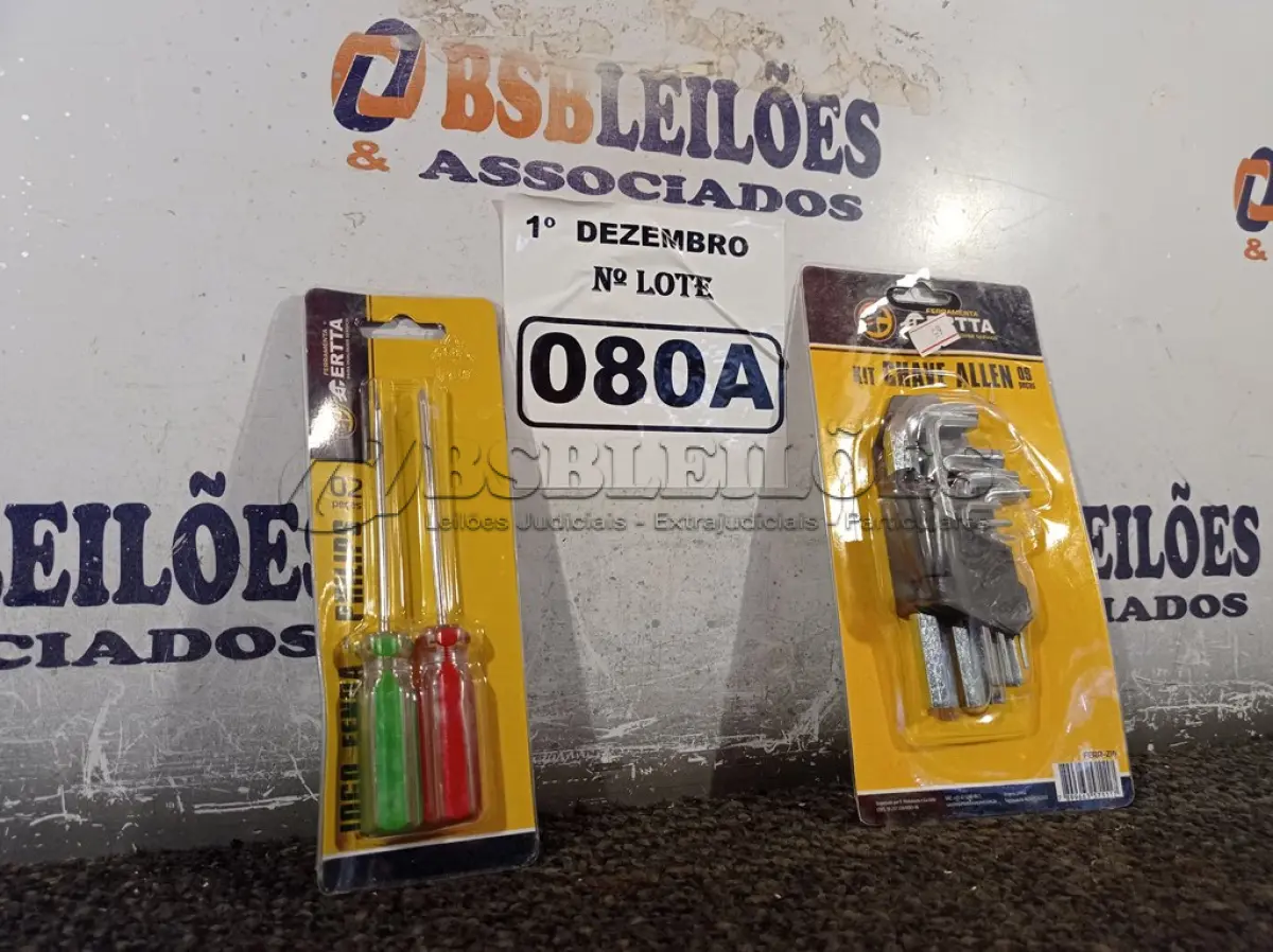 LOTE 080 - 01 KIT DE CHAVE ALLEN E 01 KIT CHAVE FENDA/PHILIPS 02 PEÇAS. (NO ESTADO) ATENÇÃO! FAZER A VISITAÇÃO ANTES DE ARREMATAR, NÃO SABEMOS SE FUNCIONA. LEILÃO NÃO TEM GARANTIA E NEM DEVOLUÇÃO, SUJEITO A POSSÍVEIS AVARIAS VISÍVEIS/OCULTAS E/OU AUSÊNCIA DE COMPONENTES.