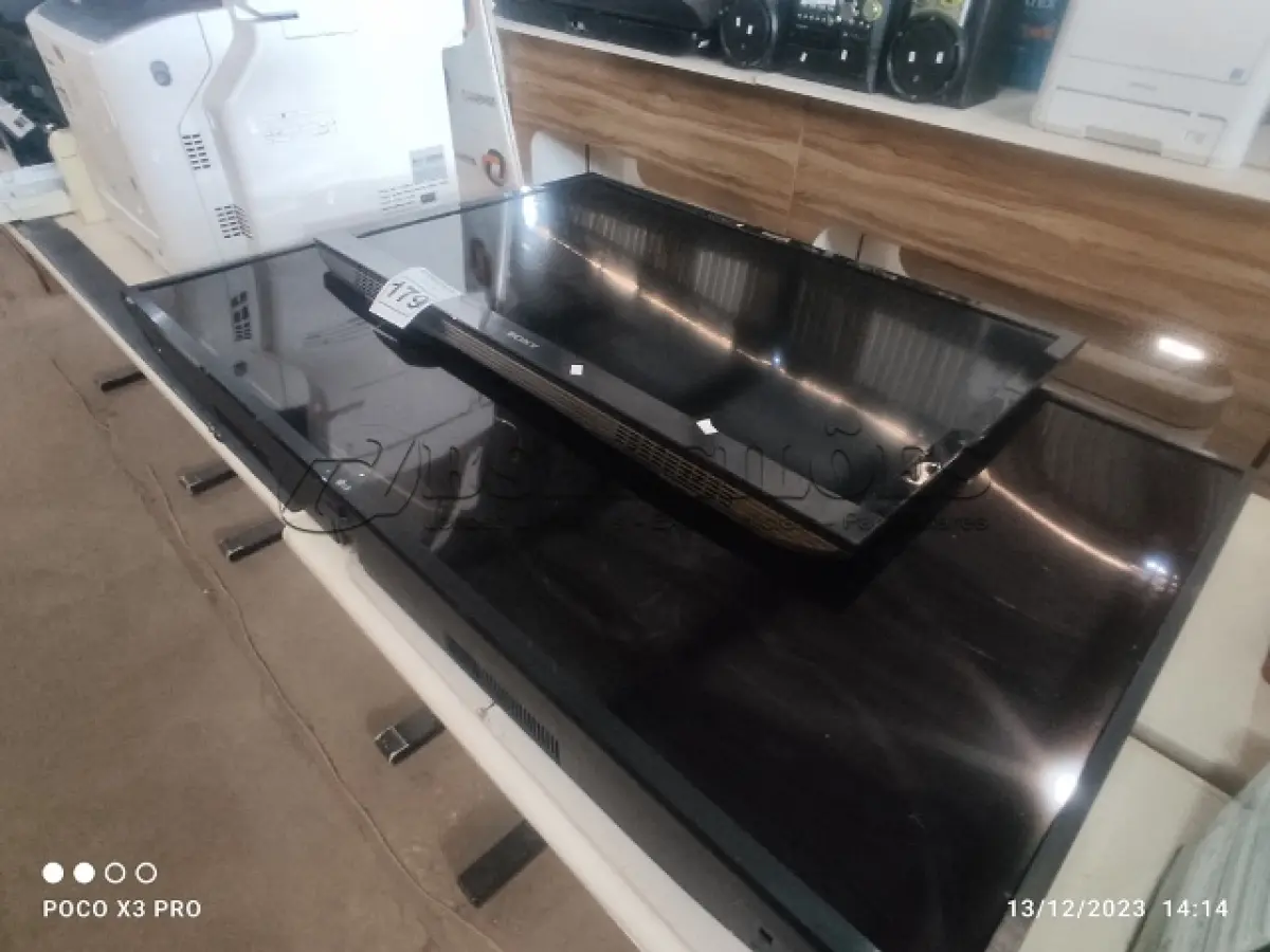 LOTE 179 - 02 TV’S MARCAS E MODELOS DIVERSOS PARA RETIRADA DE PEÇAS. (NO ESTADO) ATENÇÃO! FAZER A VISITAÇÃO ANTES DE ARREMATAR, NÃO SABEMOS SE FUNCIONA. LEILÃO NÃO TEM GARANTIA E NEM DEVOLUÇÃO, SUJEITO A POSSÍVEIS AVARIAS VISÍVEIS/OCULTAS E/OU AUSÊNCIA DE COMPONENTES.