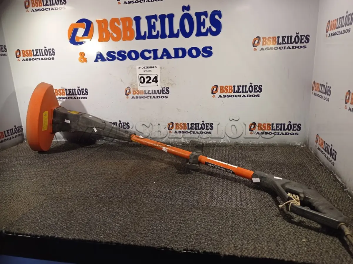 LOTE 024 - 01 CORTADOR DE GRAMA ELÉTRICO. (NO ESTADO) ATENÇÃO! FAZER A VISITAÇÃO ANTES DE ARREMATAR, NÃO SABEMOS SE FUNCIONA. LEILÃO NÃO TEM GARANTIA E NEM DEVOLUÇÃO, SUJEITO A POSSÍVEIS AVARIAS VISÍVEIS/OCULTAS E/OU AUSÊNCIA DE COMPONENTES.