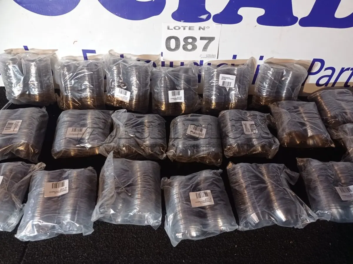 LOTE 087 - 1000 - EMBALAGENS BLISTER DOCINHO BRIGADEIRO GOURMET.(APROXIMADAMENTE) (NO ESTADO, NÃO SABEMOS SE FUNCIONA. LEILÃO NÃO TEM GARANTIA E NEM DEVOLUÇÃO, SUJEITO A POSSÍVEIS AVARIAS VISÍVEIS/OCULTAS E/OU AUSÊNCIA DE COMPONENTES)