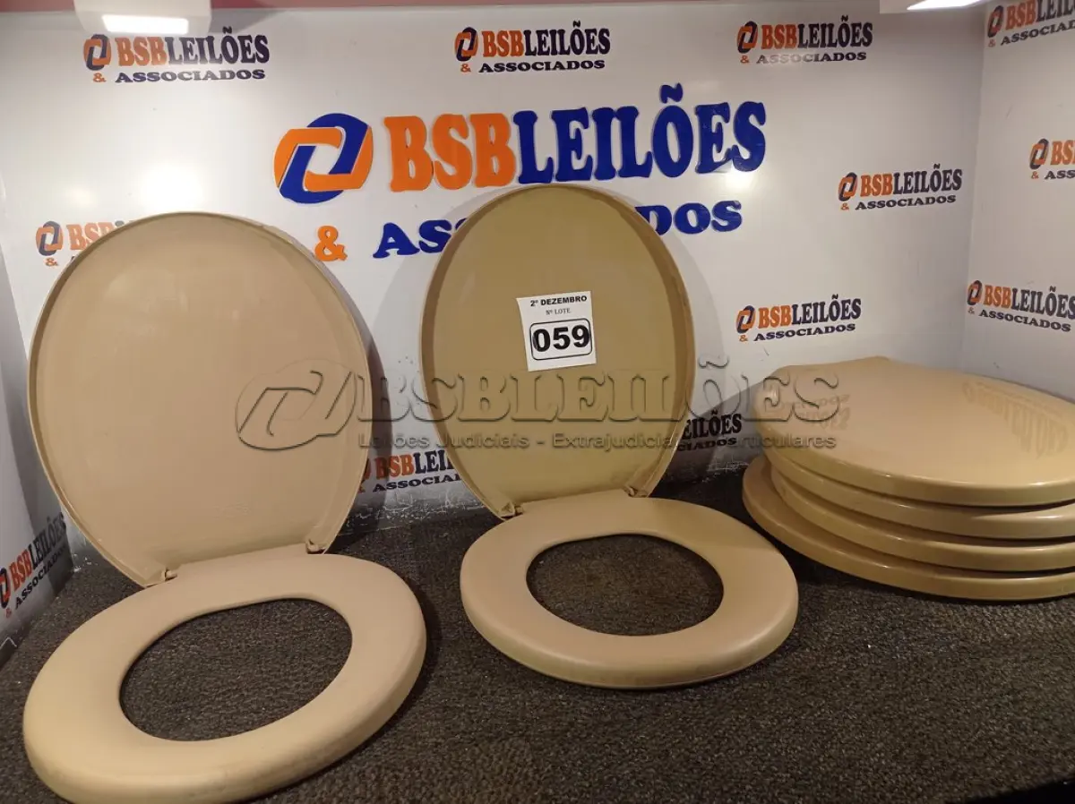 LOTE 059 - 06 ASSENTOS PARA VASO SANITÁRIO. (NO ESTADO) ATENÇÃO! FAZER A VISITAÇÃO ANTES DE ARREMATAR, NÃO SABEMOS SE FUNCIONA. LEILÃO NÃO TEM GARANTIA E NEM DEVOLUÇÃO, SUJEITO A POSSÍVEIS AVARIAS VISÍVEIS/OCULTAS E/OU AUSÊNCIA DE COMPONENTES.