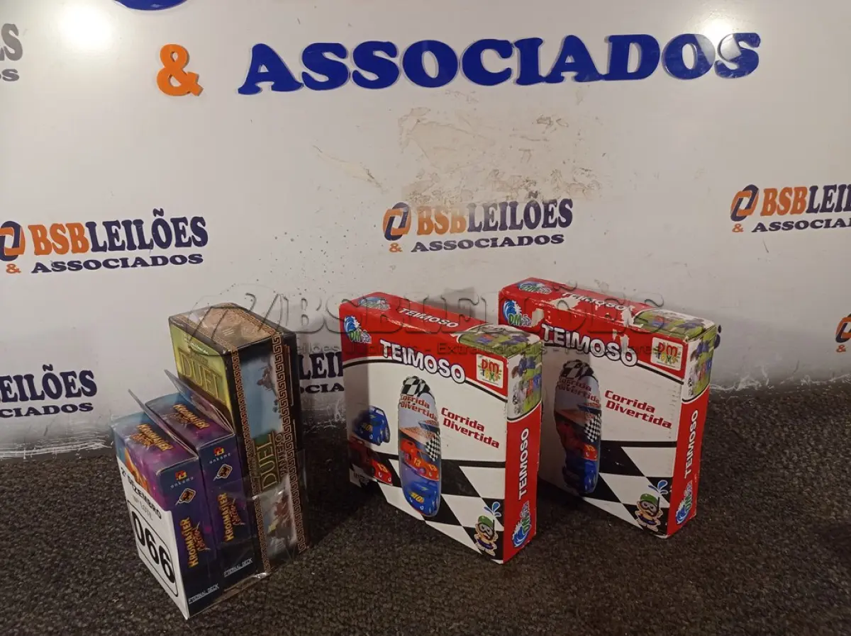 LOTE 066 - 01 LOTE COM VÁRIOS BRINQUEDOS. (NO ESTADO) ATENÇÃO! FAZER A VISITAÇÃO ANTES DE ARREMATAR, NÃO SABEMOS SE FUNCIONA. LEILÃO NÃO TEM GARANTIA E NEM DEVOLUÇÃO, SUJEITO A POSSÍVEIS AVARIAS VISÍVEIS/OCULTAS E/OU AUSÊNCIA DE COMPONENTES.