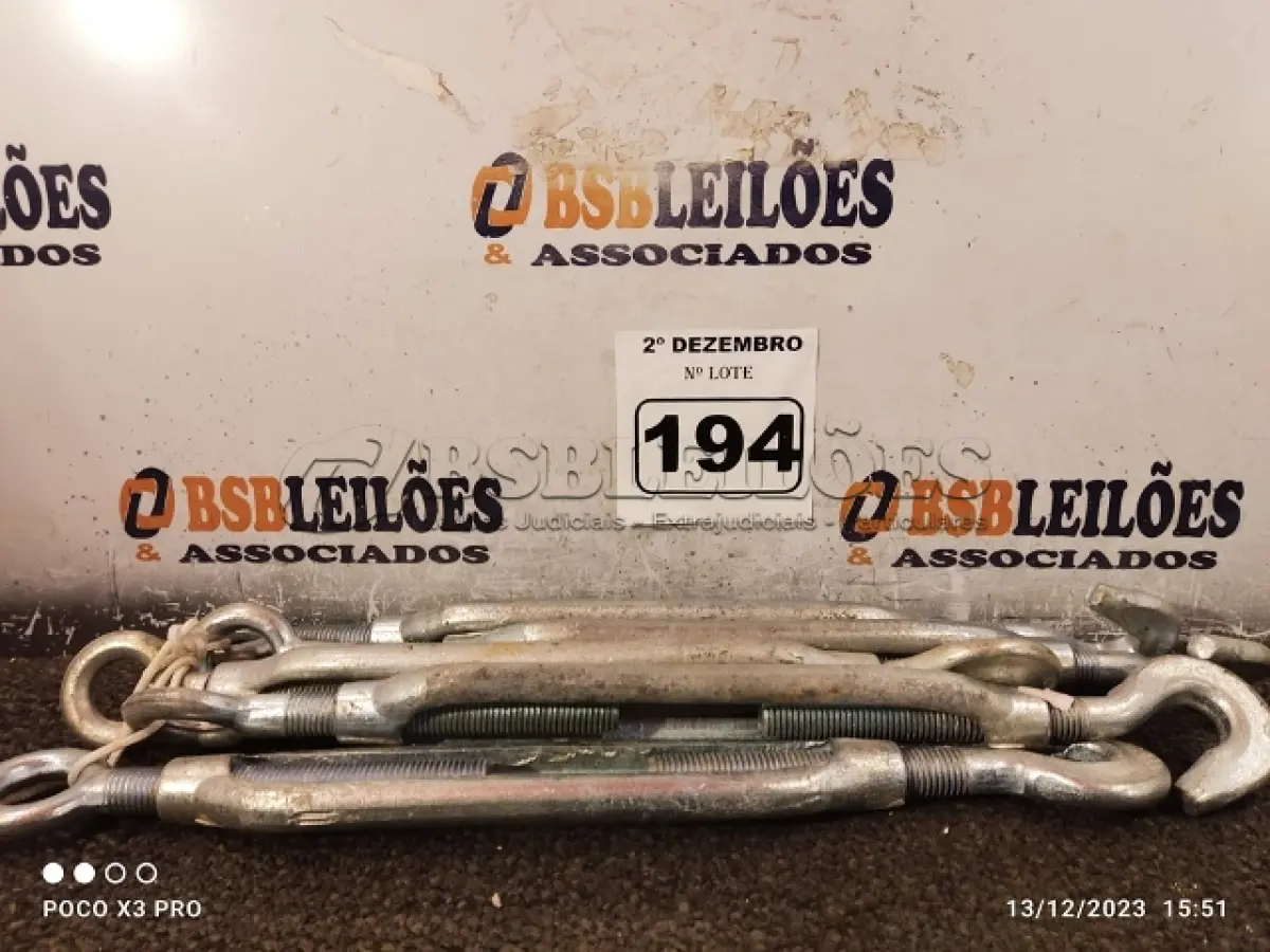 LOTE 194 - 05 ESTICADORES PARA CABO DE AÇO. (NO ESTADO) ATENÇÃO! FAZER A VISITAÇÃO ANTES DE ARREMATAR, NÃO SABEMOS SE FUNCIONA. LEILÃO NÃO TEM GARANTIA E NEM DEVOLUÇÃO, SUJEITO A POSSÍVEIS AVARIAS VISÍVEIS/OCULTAS E/OU AUSÊNCIA DE COMPONENTES.