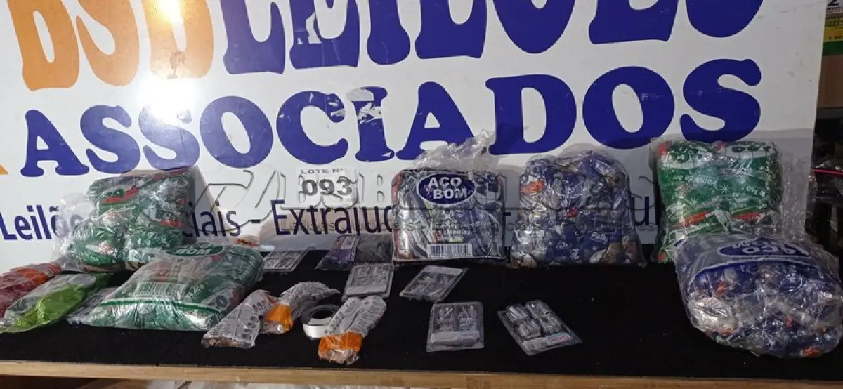 LOTE 093 - 180 – ITENS DE FERRAGISTA.(APROXIMADAMENTE) (NO ESTADO, NÃO SABEMOS SE FUNCIONA. LEILÃO NÃO TEM GARANTIA E NEM DEVOLUÇÃO, SUJEITO A POSSÍVEIS AVARIAS VISÍVEIS/OCULTAS E/OU AUSÊNCIA DE COMPONENTES)