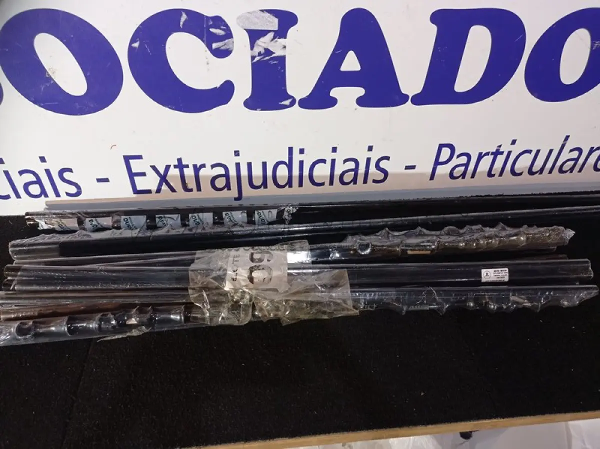 LOTE 095 - 09 - KITS VARÃO PARA CORTINA (NO ESTADO, NÃO SABEMOS SE FUNCIONA. LEILÃO NÃO TEM GARANTIA E NEM DEVOLUÇÃO, SUJEITO A POSSÍVEIS AVARIAS VISÍVEIS/OCULTAS E/OU AUSÊNCIA DE COMPONENTES)