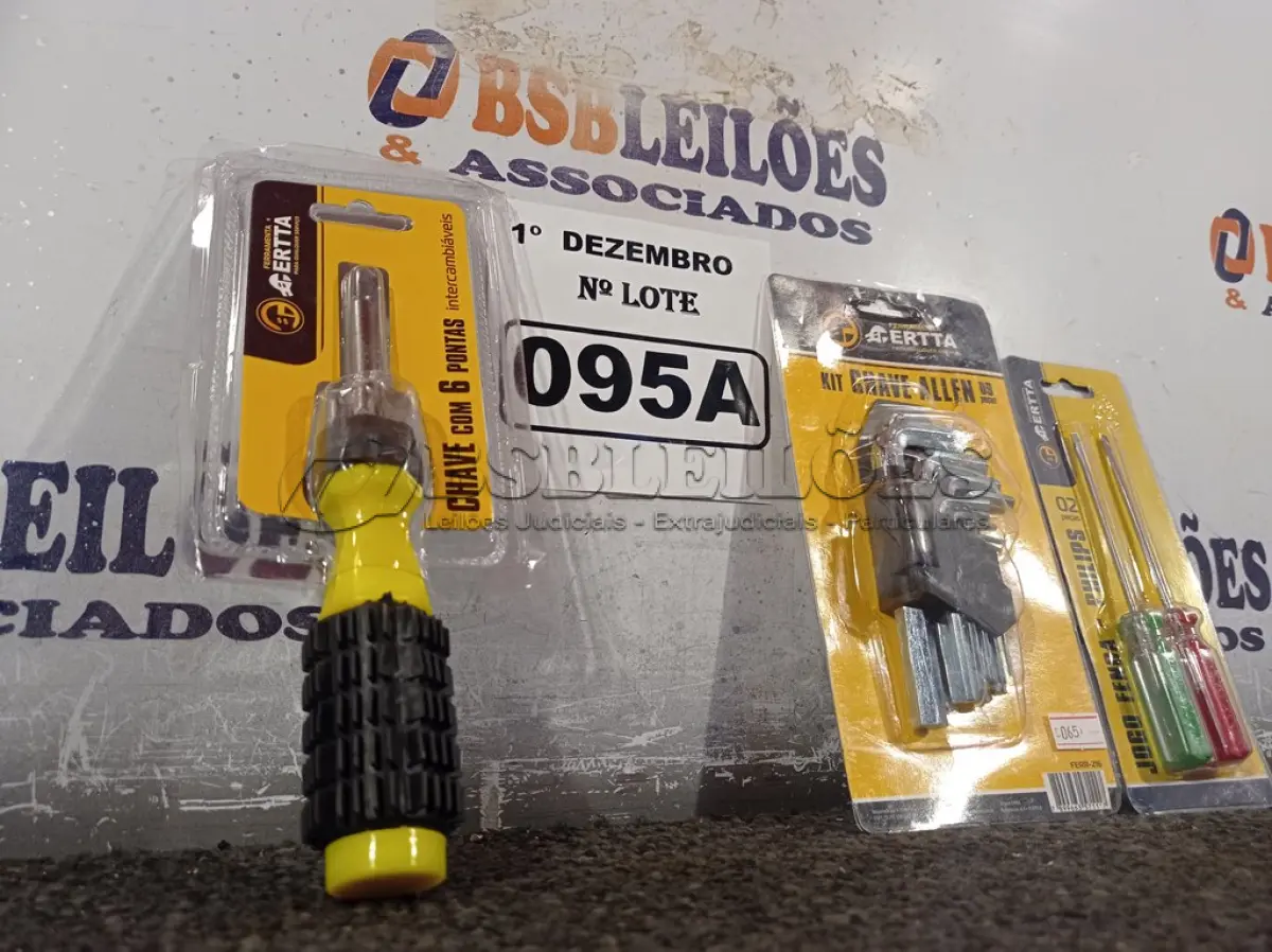LOTE 095 - 01 KIT DE CHAVE ALLEN, 01 KIT DE CHAVE FENDA/PHILIPS E 01 CHAVE COM 06 PONTAS INTERCAMBIÁVEIS. (NO ESTADO) ATENÇÃO! FAZER A VISITAÇÃO ANTES DE ARREMATAR, NÃO SABEMOS SE FUNCIONA. LEILÃO NÃO TEM GARANTIA E NEM DEVOLUÇÃO, SUJEITO A POSSÍVEIS AVARIAS VISÍVEIS/OCULTAS E/OU AUSÊNCIA DE COMPONENTES.