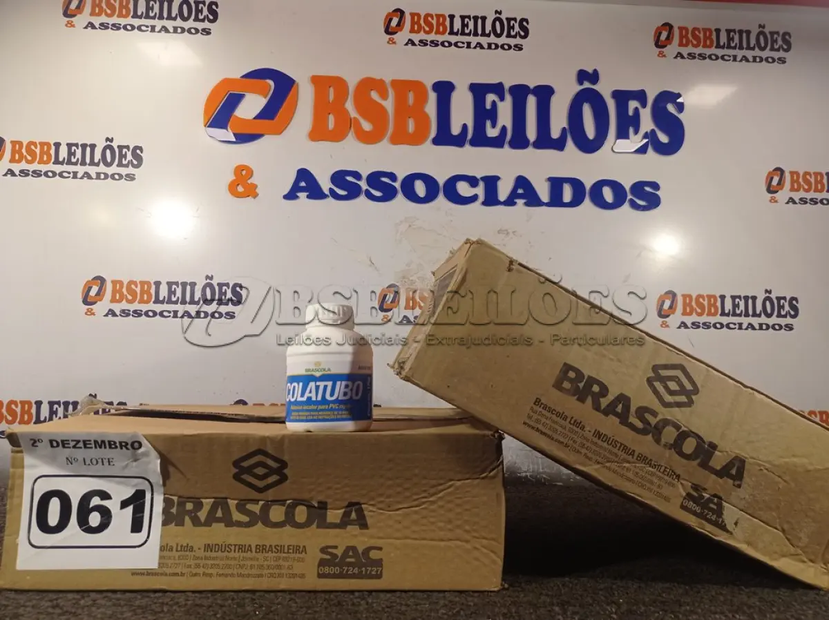 LOTE 061 - 02 CAIXAS COM COLA TUBO ST 175G COM 15 FRASCOS CADA. (NO ESTADO) ATENÇÃO! FAZER A VISITAÇÃO ANTES DE ARREMATAR, NÃO SABEMOS SE FUNCIONA. LEILÃO NÃO TEM GARANTIA E NEM DEVOLUÇÃO, SUJEITO A POSSÍVEIS AVARIAS VISÍVEIS/OCULTAS E/OU AUSÊNCIA DE COMPONENTES.