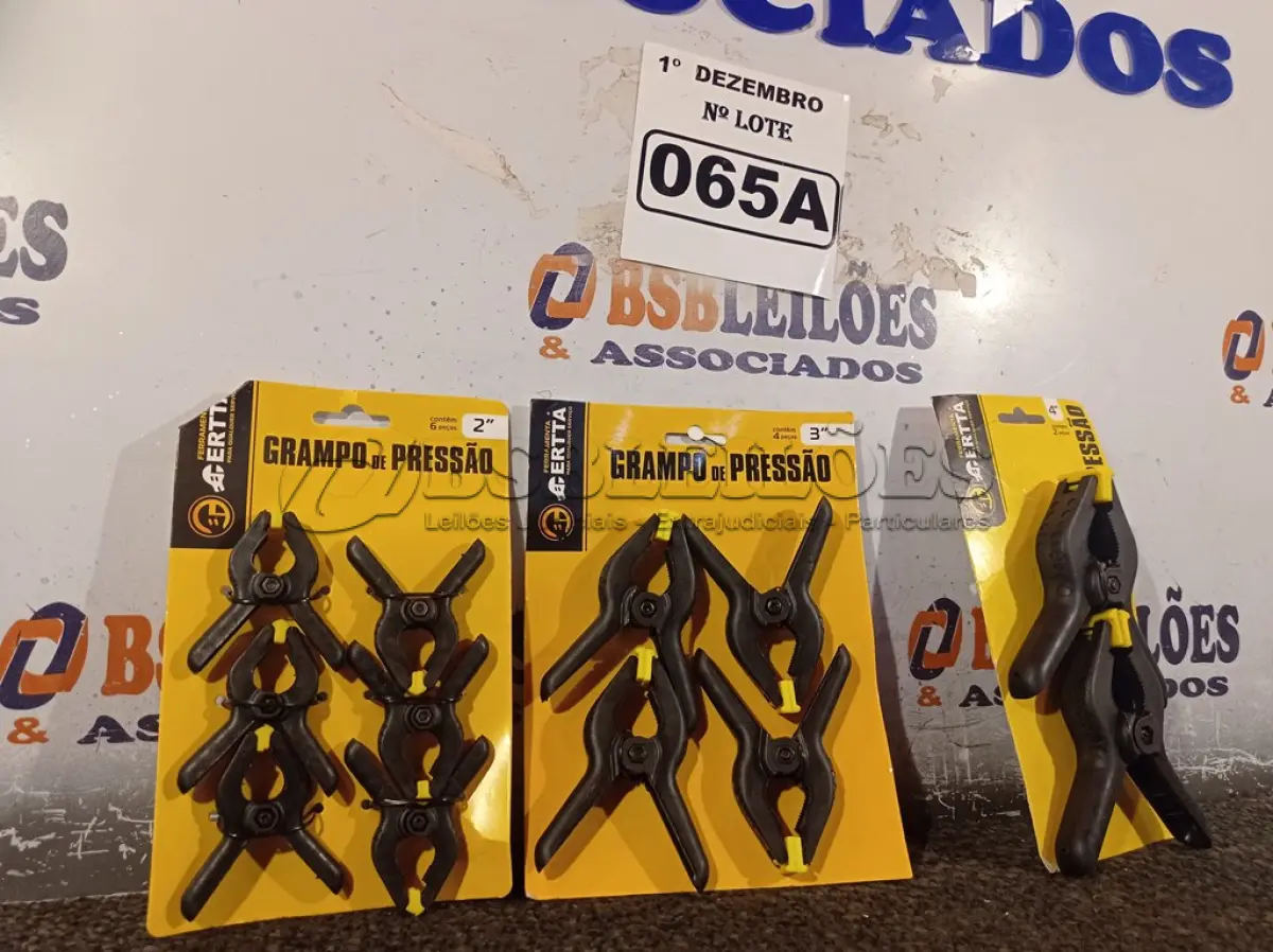 LOTE 065 - 03 KITS DE GRAMPOS DE PRESSÃO. (NO ESTADO) ATENÇÃO! FAZER A VISITAÇÃO ANTES DE ARREMATAR, NÃO SABEMOS SE FUNCIONA. LEILÃO NÃO TEM GARANTIA E NEM DEVOLUÇÃO, SUJEITO A POSSÍVEIS AVARIAS VISÍVEIS/OCULTAS E/OU AUSÊNCIA DE COMPONENTES.
