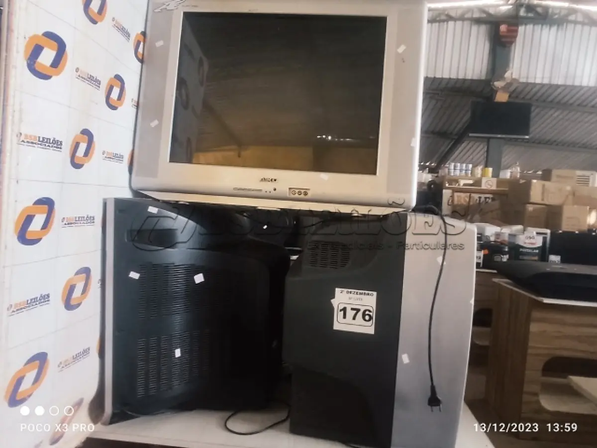LOTE 176 - 03 TV’S TUBO MARCAS E MODELOS DIVERSOS. (NO ESTADO) ATENÇÃO! FAZER A VISITAÇÃO ANTES DE ARREMATAR, NÃO SABEMOS SE FUNCIONA. LEILÃO NÃO TEM GARANTIA E NEM DEVOLUÇÃO, SUJEITO A POSSÍVEIS AVARIAS VISÍVEIS/OCULTAS E/OU AUSÊNCIA DE COMPONENTES.
