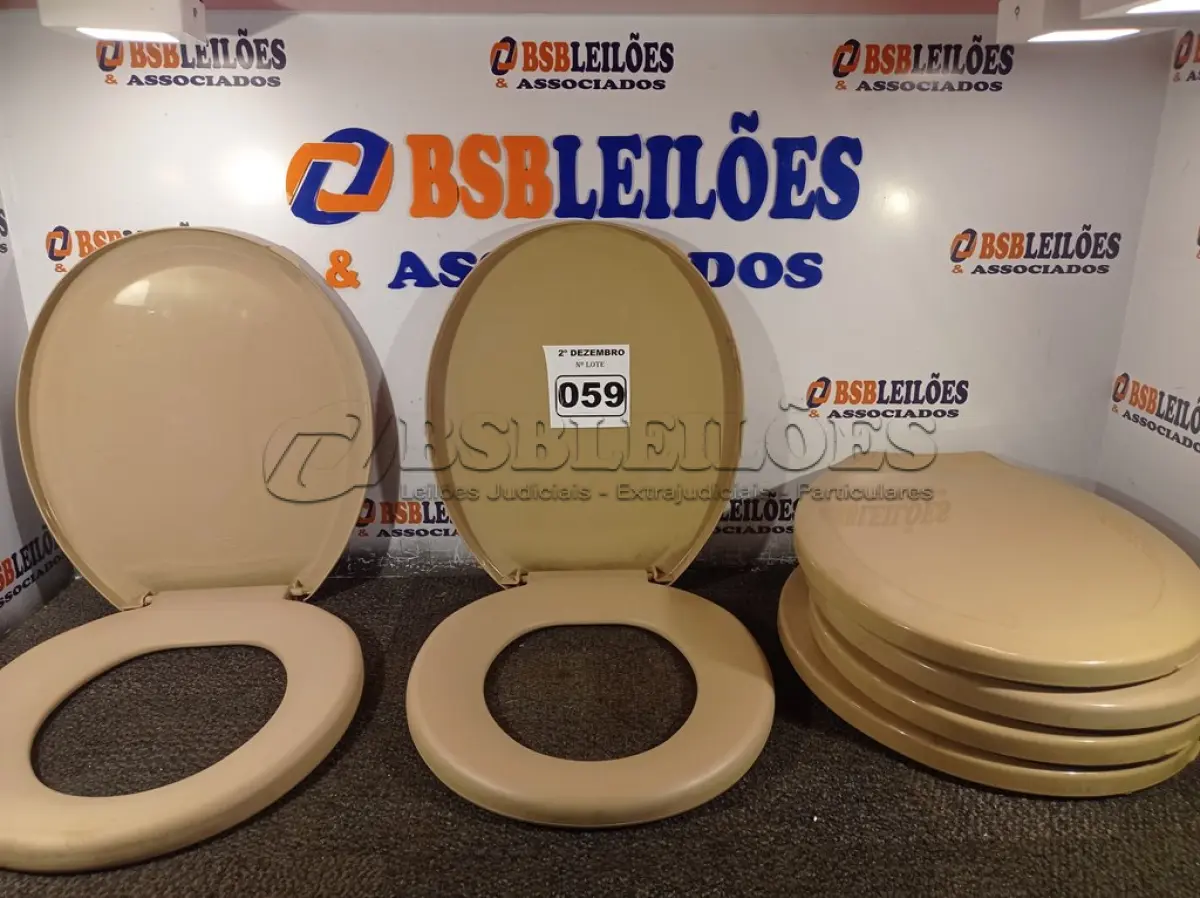 LOTE 059 - 06 ASSENTOS PARA VASO SANITÁRIO. (NO ESTADO) ATENÇÃO! FAZER A VISITAÇÃO ANTES DE ARREMATAR, NÃO SABEMOS SE FUNCIONA. LEILÃO NÃO TEM GARANTIA E NEM DEVOLUÇÃO, SUJEITO A POSSÍVEIS AVARIAS VISÍVEIS/OCULTAS E/OU AUSÊNCIA DE COMPONENTES.