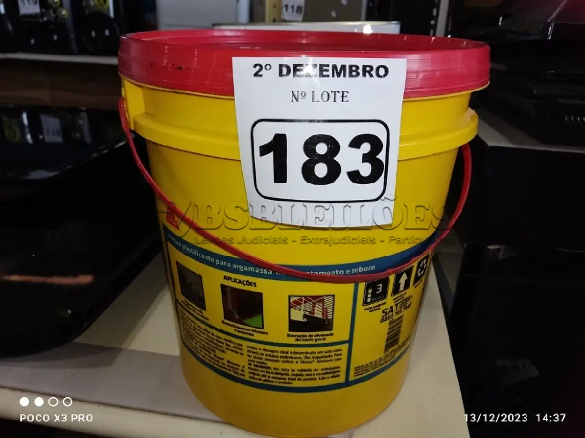 LOTE 183 - 01 BALDE DE SIKANOL ALVENARIA, ADITIVO PLASTIFICANTE PARA ARGAMASSA DE ASSENTAMENTO E REBOCO 18L. (NO ESTADO) ATENÇÃO! FAZER A VISITAÇÃO ANTES DE ARREMATAR, NÃO SABEMOS SE FUNCIONA. LEILÃO NÃO TEM GARANTIA E NEM DEVOLUÇÃO, SUJEITO A POSSÍVEIS AVARIAS VISÍVEIS/OCULTAS E/OU AUSÊNCIA DE COMPONENTES.