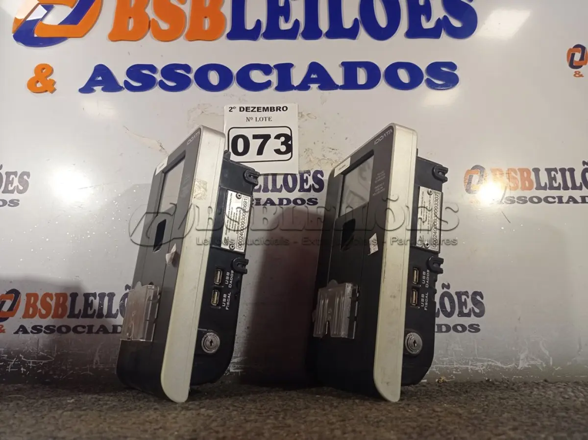 LOTE 073 - 02 RELÓGIOS DE PONTO. (NO ESTADO) ATENÇÃO! FAZER A VISITAÇÃO ANTES DE ARREMATAR, NÃO SABEMOS SE FUNCIONA. LEILÃO NÃO TEM GARANTIA E NEM DEVOLUÇÃO, SUJEITO A POSSÍVEIS AVARIAS VISÍVEIS/OCULTAS E/OU AUSÊNCIA DE COMPONENTES.