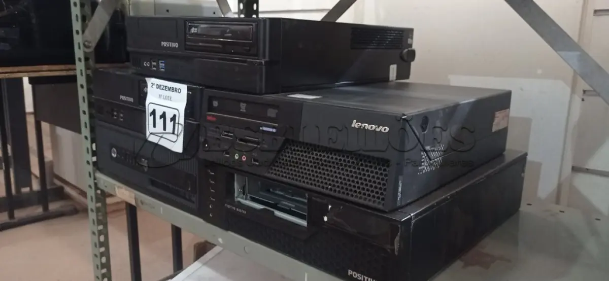 LOTE 111 - 05 CPU’S MARCAS E MODELOS DIVERSOS. (NO ESTADO) ATENÇÃO! FAZER A VISITAÇÃO ANTES DE ARREMATAR, NÃO SABEMOS SE FUNCIONA. LEILÃO NÃO TEM GARANTIA E NEM DEVOLUÇÃO, SUJEITO A POSSÍVEIS AVARIAS VISÍVEIS/OCULTAS E/OU AUSÊNCIA DE COMPONENTES.