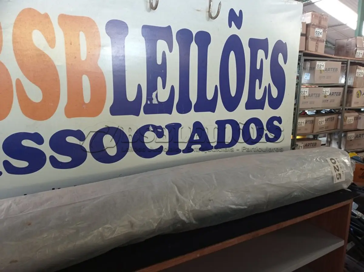 LOTE 025 - 01 - TAPETE 3,00X2,50 METROS (NO ESTADO, NÃO SABEMOS SE FUNCIONA. LEILÃO NÃO TEM GARANTIA E NEM DEVOLUÇÃO, SUJEITO A POSSÍVEIS AVARIAS VISÍVEIS/OCULTAS E/OU AUSÊNCIA DE COMPONENTES)