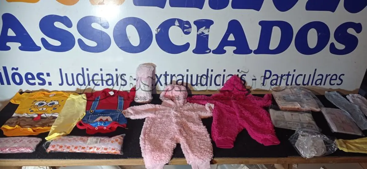LOTE 052 - 30 – ITENS DE ENXOVAL INFANTIL (APROXIMADAMENTE) (NO ESTADO, NÃO SABEMOS SE FUNCIONA. LEILÃO NÃO TEM GARANTIA E NEM DEVOLUÇÃO, SUJEITO A POSSÍVEIS AVARIAS VISÍVEIS/OCULTAS E/OU AUSÊNCIA DE COMPONENTES)