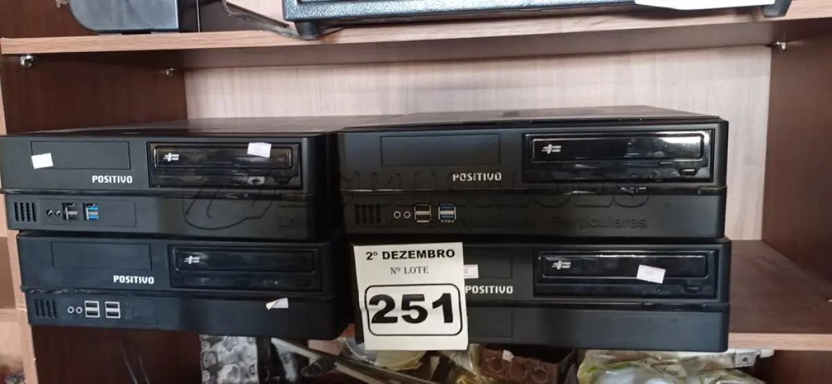 LOTE 251 - 04 CPU’S MARCAS POSITIVO. (NO ESTADO) ATENÇÃO! FAZER A VISITAÇÃO ANTES DE ARREMATAR, NÃO SABEMOS SE FUNCIONA. LEILÃO NÃO TEM GARANTIA E NEM DEVOLUÇÃO, SUJEITO A POSSÍVEIS AVARIAS VISÍVEIS/OCULTAS E/OU AUSÊNCIA DE COMPONENTES.