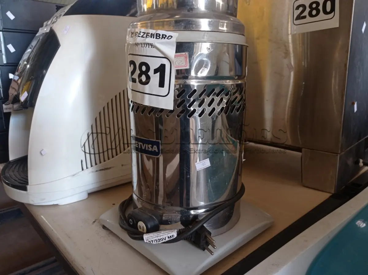LOTE 281 - 01 LIQUIDIFICADOR INDUSTRIAL MARCA METVISA. (NO ESTADO) ATENÇÃO! FAZER A VISITAÇÃO ANTES DE ARREMATAR, NÃO SABEMOS SE FUNCIONA. LEILÃO NÃO TEM GARANTIA E NEM DEVOLUÇÃO, SUJEITO A POSSÍVEIS AVARIAS VISÍVEIS/OCULTAS E/OU AUSÊNCIA DE COMPONENTES.
