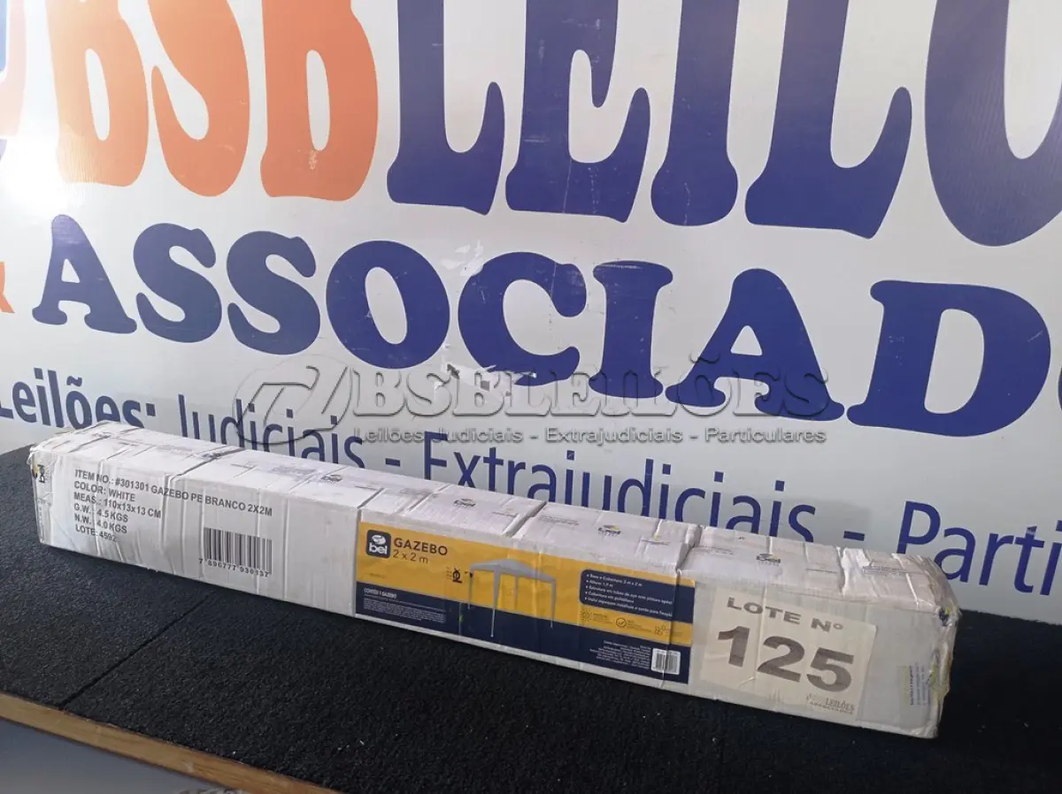 LOTE 125 - 01 - TENDA GAZEBO 2X2M (NO ESTADO, NÃO SABEMOS SE FUNCIONA. LEILÃO NÃO TEM GARANTIA E NEM DEVOLUÇÃO, SUJEITO A POSSÍVEIS AVARIAS VISÍVEIS/OCULTAS E/OU AUSÊNCIA DE COMPONENTES)