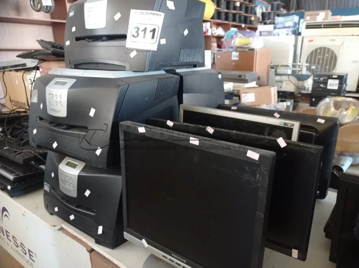 LOTE 311 - 05 IMPRESSORAS LEXMARK E342N E 05 MONITORES MARCAS E MODELOS DIVERSOS PARA RETIRADA DE PEÇAS. (NO ESTADO) ATENÇÃO! FAZER A VISITAÇÃO ANTES DE ARREMATAR, NÃO SABEMOS SE FUNCIONA. LEILÃO NÃO TEM GARANTIA E NEM DEVOLUÇÃO, SUJEITO A POSSÍVEIS AVARIAS VISÍVEIS/OCULTAS E/OU AUSÊNCIA DE COMPONENTES.