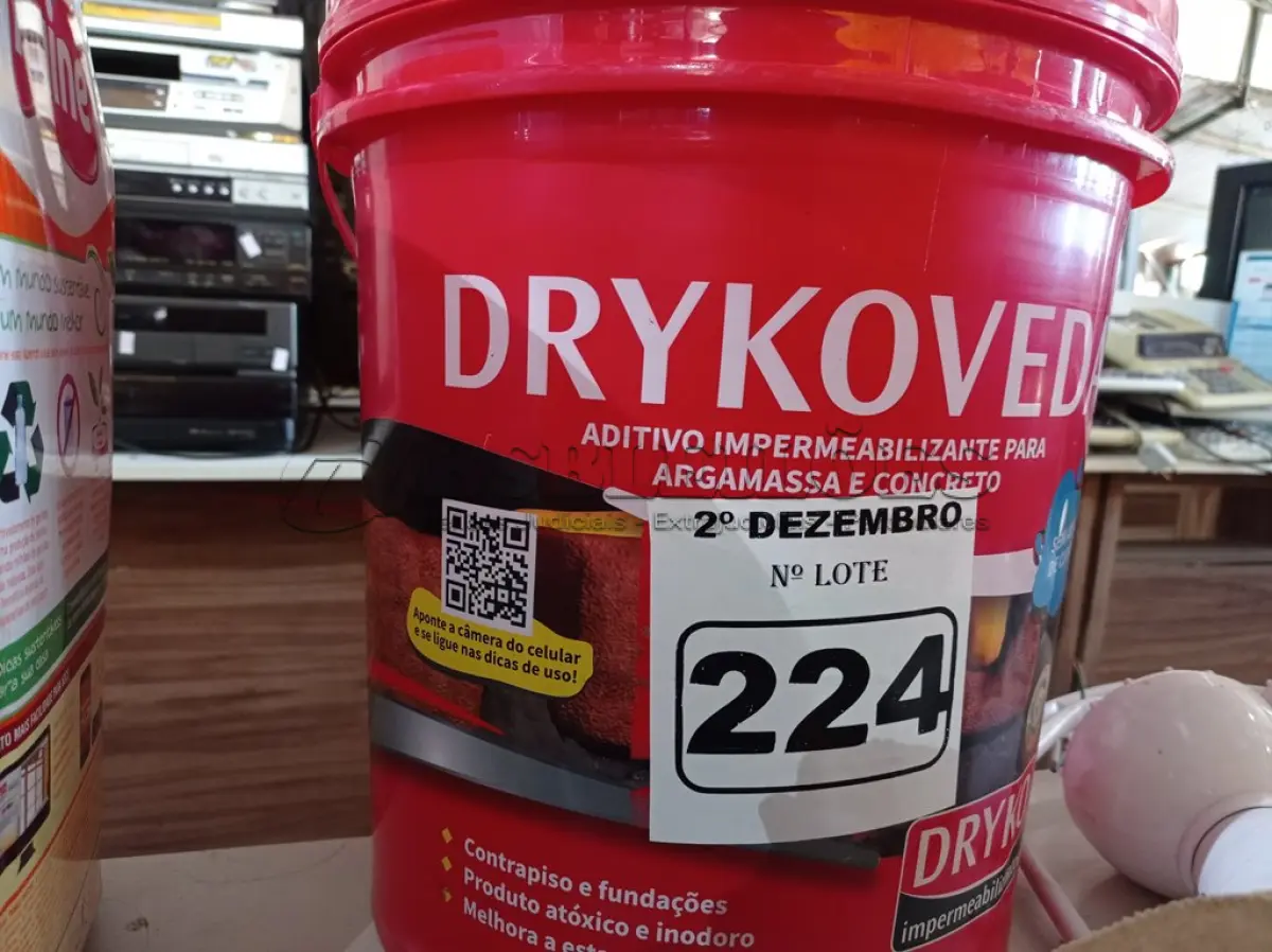 LOTE 224 - 01 BALDE DE DRYKOVEDA, ADITIVO IMPERMEABILIZANTE PARA ARGAMASSA E CONCRETO 18L. (NO ESTADO) ATENÇÃO! FAZER A VISITAÇÃO ANTES DE ARREMATAR, NÃO SABEMOS SE FUNCIONA. LEILÃO NÃO TEM GARANTIA E NEM DEVOLUÇÃO, SUJEITO A POSSÍVEIS AVARIAS VISÍVEIS/OCULTAS E/OU AUSÊNCIA DE COMPONENTES.