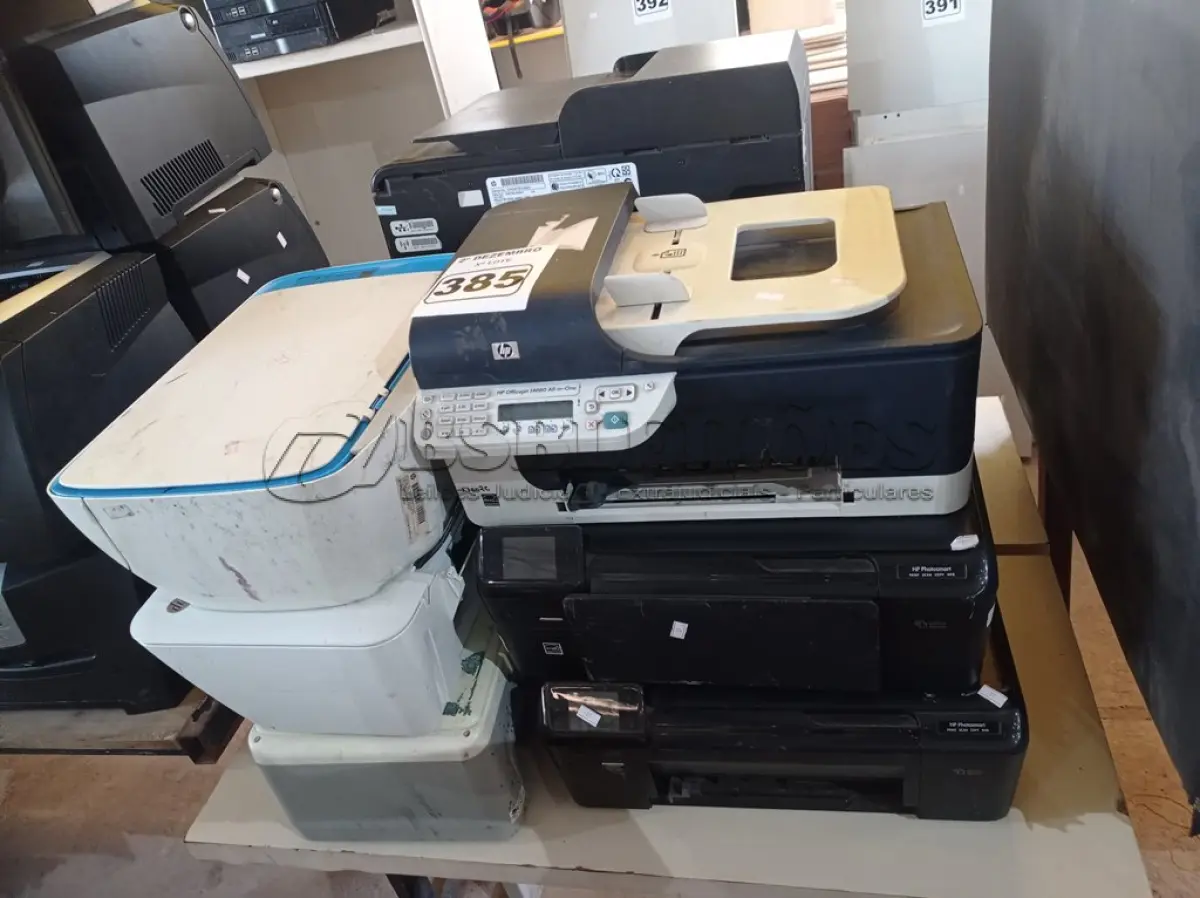 LOTE 385 - 10 IMPRESSORAS MARCAS E MODELOS DIVERSOS PARA RETIRADA DE PEÇAS. (NO ESTADO) ATENÇÃO! FAZER A VISITAÇÃO ANTES DE ARREMATAR, NÃO SABEMOS SE FUNCIONA. LEILÃO NÃO TEM GARANTIA E NEM DEVOLUÇÃO, SUJEITO A POSSÍVEIS AVARIAS VISÍVEIS/OCULTAS E/OU AUSÊNCIA DE COMPONENTES.