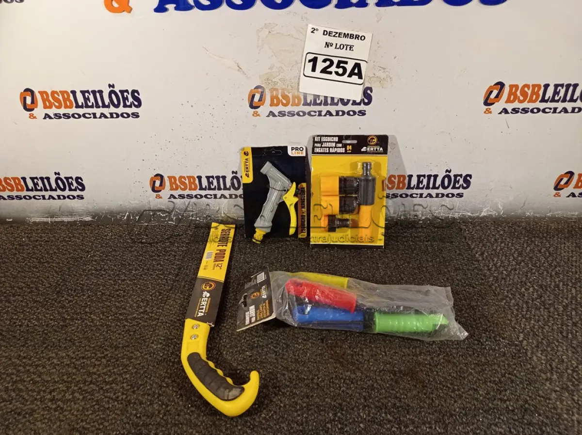 LOTE 125 - 01 KIT DE JARDINAGEM. (NO ESTADO) ATENÇÃO! FAZER A VISITAÇÃO ANTES DE ARREMATAR, NÃO SABEMOS SE FUNCIONA. LEILÃO NÃO TEM GARANTIA E NEM DEVOLUÇÃO, SUJEITO A POSSÍVEIS AVARIAS VISÍVEIS/OCULTAS E/OU AUSÊNCIA DE COMPONENTES.