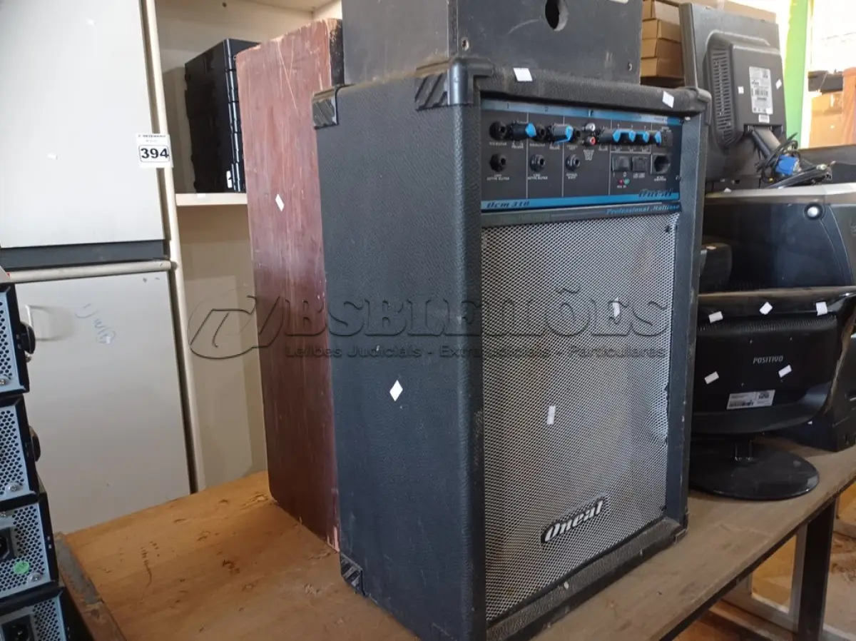 LOTE 383 - 02 CAIXAS DE SOM SENDO 01 AMPLIFICADA MARCA ONEAL OCM-310. (NO ESTADO) ATENÇÃO! FAZER A VISITAÇÃO ANTES DE ARREMATAR, NÃO SABEMOS SE FUNCIONA. LEILÃO NÃO TEM GARANTIA E NEM DEVOLUÇÃO, SUJEITO A POSSÍVEIS AVARIAS VISÍVEIS/OCULTAS E/OU AUSÊNCIA DE COMPONENTES.