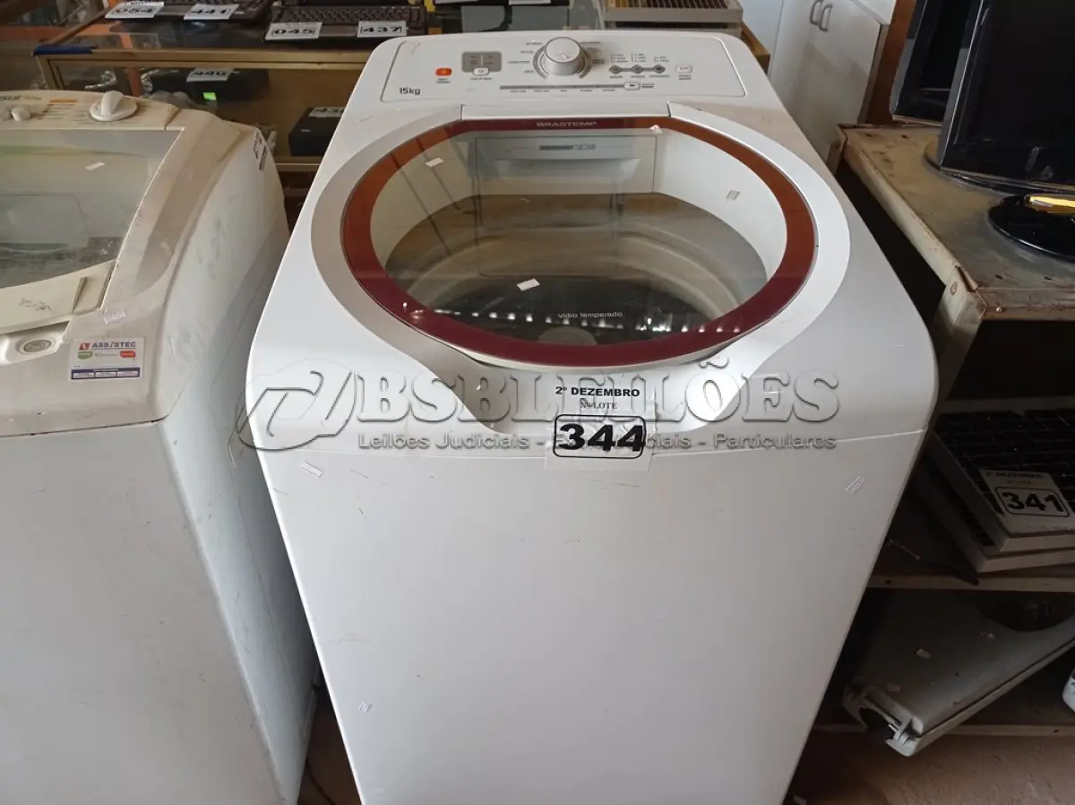 LOTE 344 - 01 LAVADORA DE ROUPAS 15KG MARCA BRASTEMP 220V. (NO ESTADO) ATENÇÃO! FAZER A VISITAÇÃO ANTES DE ARREMATAR, NÃO SABEMOS SE FUNCIONA. LEILÃO NÃO TEM GARANTIA E NEM DEVOLUÇÃO, SUJEITO A POSSÍVEIS AVARIAS VISÍVEIS/OCULTAS E/OU AUSÊNCIA DE COMPONENTES.