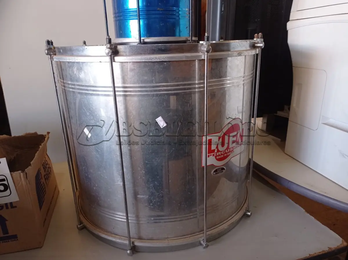 LOTE 376 - 02 INSTRUMENTOS MUSICAIS “SURDO”. (NO ESTADO) ATENÇÃO! FAZER A VISITAÇÃO ANTES DE ARREMATAR, NÃO SABEMOS SE FUNCIONA. LEILÃO NÃO TEM GARANTIA E NEM DEVOLUÇÃO, SUJEITO A POSSÍVEIS AVARIAS VISÍVEIS/OCULTAS E/OU AUSÊNCIA DE COMPONENTES.