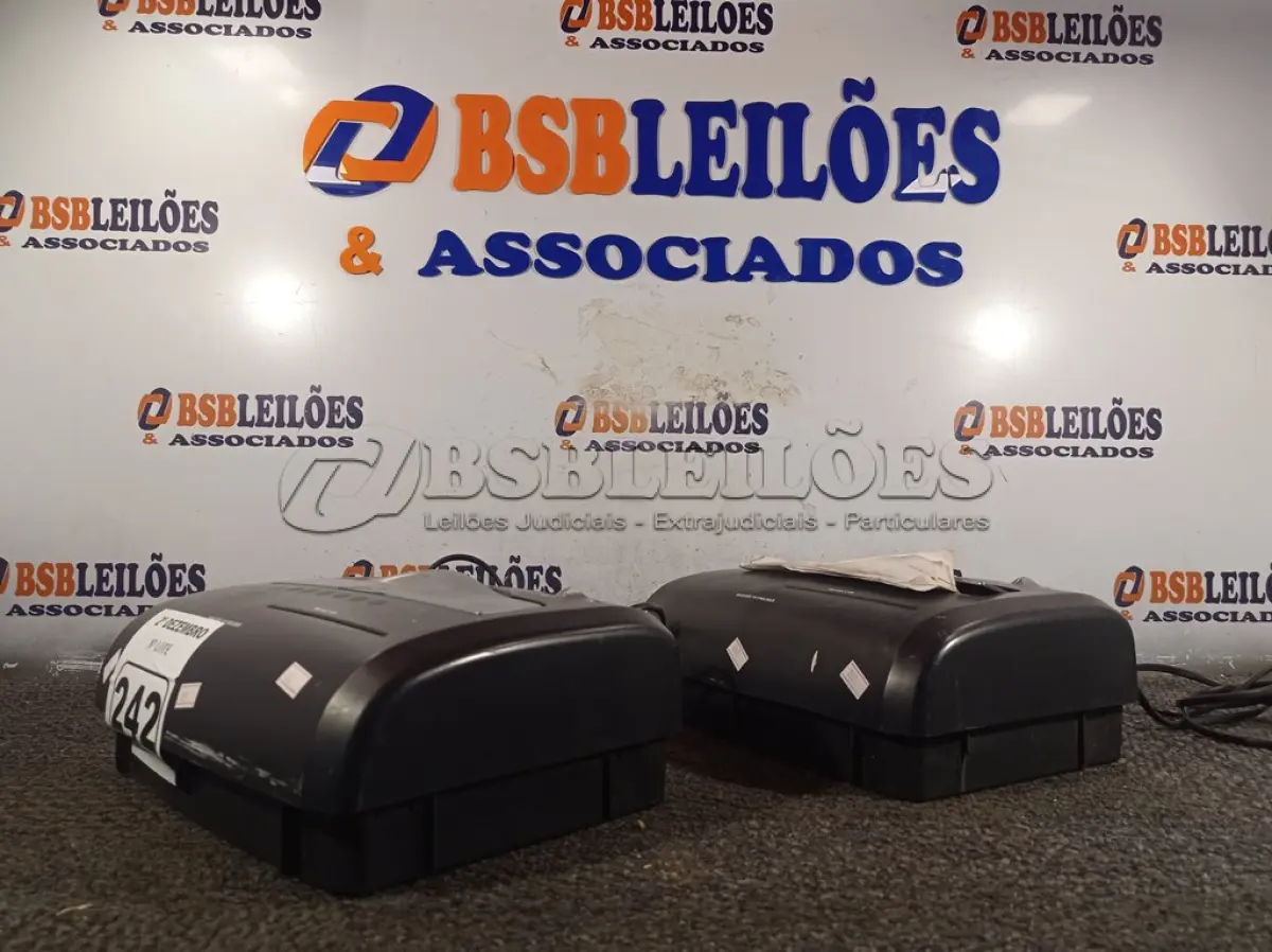 LOTE 242 - 04 CABEÇAS DE FRAGMENTADORAS DE PAPEL MARCAS E MODELOS DIVERSOS. (NO ESTADO) ATENÇÃO! FAZER A VISITAÇÃO ANTES DE ARREMATAR, NÃO SABEMOS SE FUNCIONA. LEILÃO NÃO TEM GARANTIA E NEM DEVOLUÇÃO, SUJEITO A POSSÍVEIS AVARIAS VISÍVEIS/OCULTAS E/OU AUSÊNCIA DE COMPONENTES.