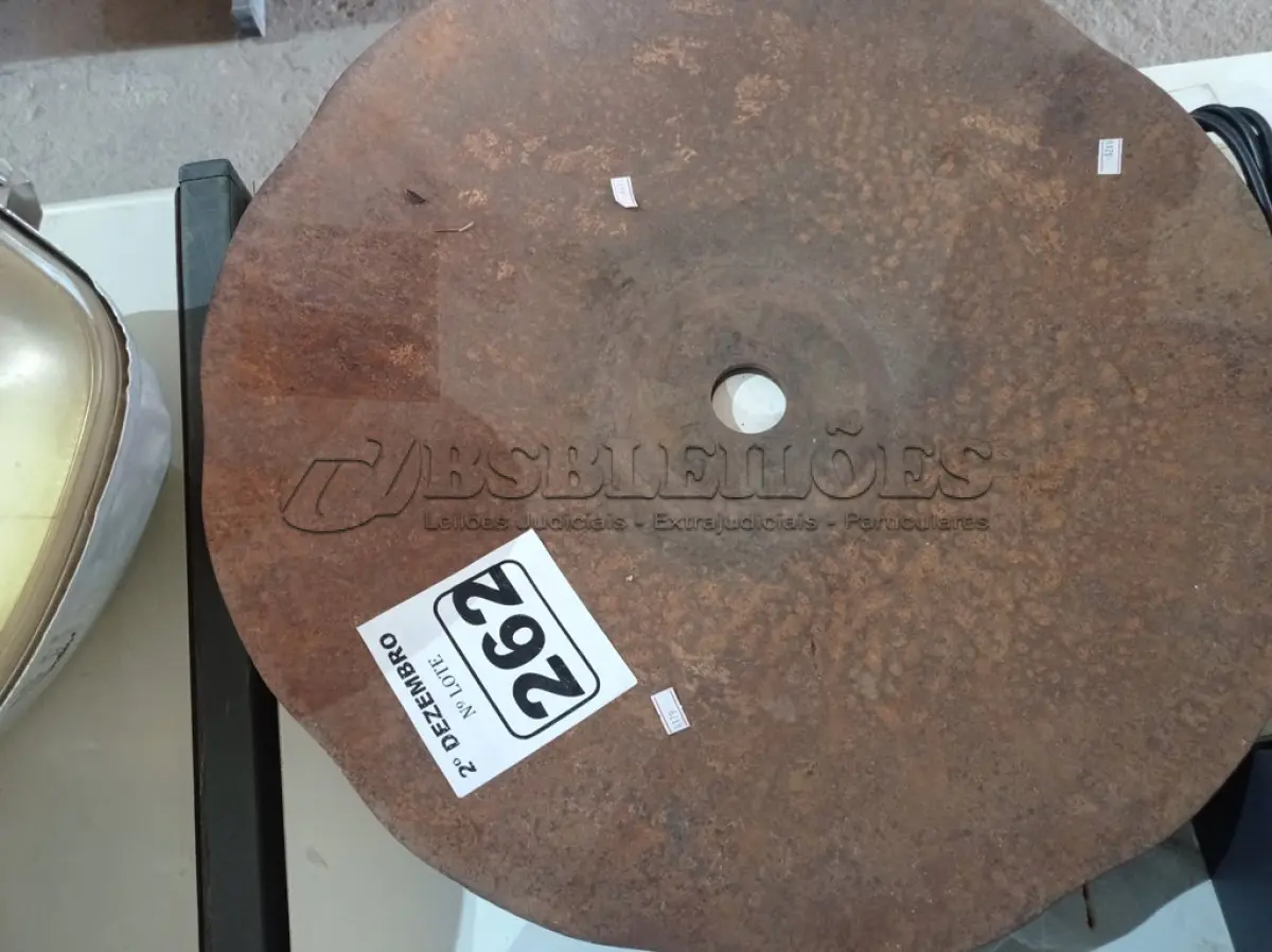 LOTE 262 - 02 DISCOS DE ARADO. (NO ESTADO) ATENÇÃO! FAZER A VISITAÇÃO ANTES DE ARREMATAR, NÃO SABEMOS SE FUNCIONA. LEILÃO NÃO TEM GARANTIA E NEM DEVOLUÇÃO, SUJEITO A POSSÍVEIS AVARIAS VISÍVEIS/OCULTAS E/OU AUSÊNCIA DE COMPONENTES.