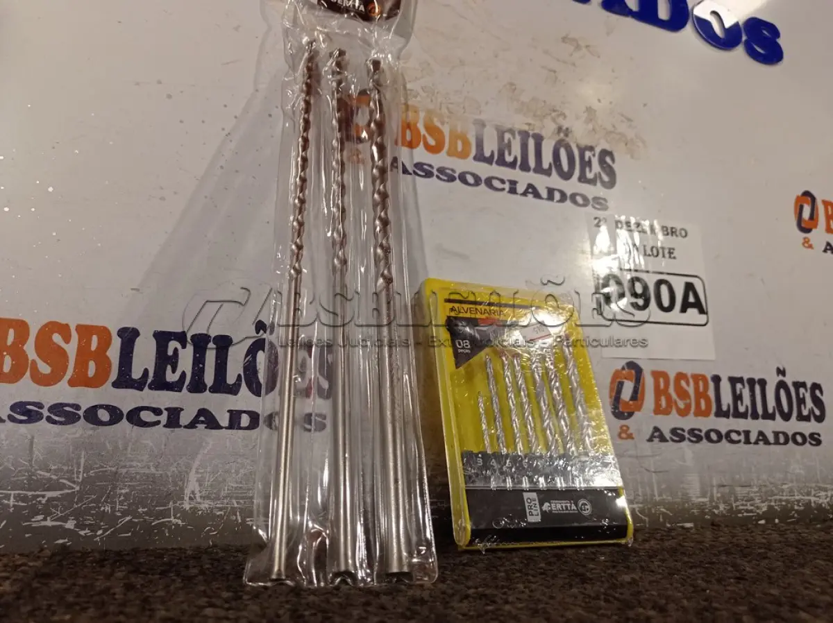 LOTE 090 - 02 KIT’S DE BROCAS. (NO ESTADO) ATENÇÃO! FAZER A VISITAÇÃO ANTES DE ARREMATAR, NÃO SABEMOS SE FUNCIONA. LEILÃO NÃO TEM GARANTIA E NEM DEVOLUÇÃO, SUJEITO A POSSÍVEIS AVARIAS VISÍVEIS/OCULTAS E/OU AUSÊNCIA DE COMPONENTES.
