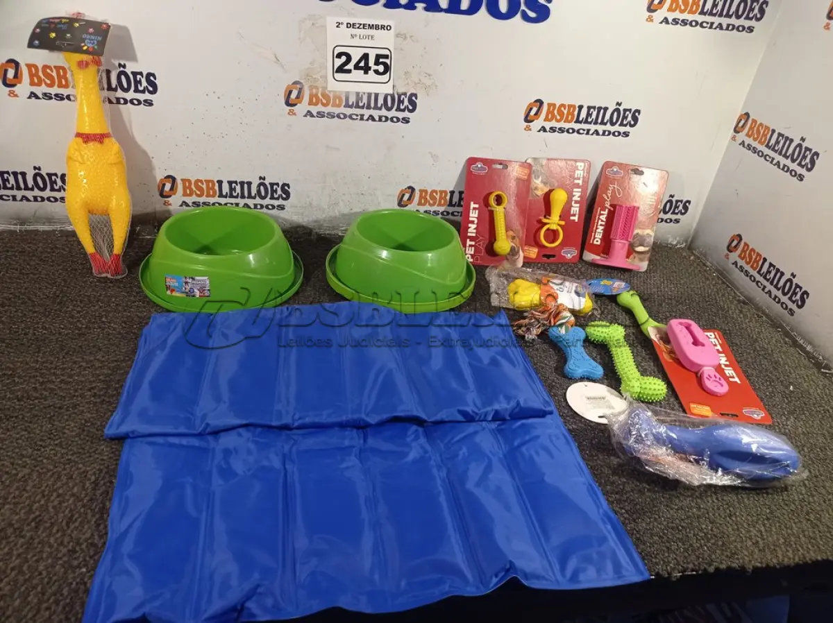 LOTE 245 - 01 KIT DE ACESSÓRIOS PARA PET’S. (NO ESTADO) ATENÇÃO! FAZER A VISITAÇÃO ANTES DE ARREMATAR, NÃO SABEMOS SE FUNCIONA. LEILÃO NÃO TEM GARANTIA E NEM DEVOLUÇÃO, SUJEITO A POSSÍVEIS AVARIAS VISÍVEIS/OCULTAS E/OU AUSÊNCIA DE COMPONENTES.