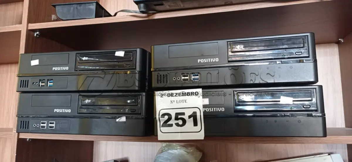 LOTE 251 - 04 CPU’S MARCAS POSITIVO. (NO ESTADO) ATENÇÃO! FAZER A VISITAÇÃO ANTES DE ARREMATAR, NÃO SABEMOS SE FUNCIONA. LEILÃO NÃO TEM GARANTIA E NEM DEVOLUÇÃO, SUJEITO A POSSÍVEIS AVARIAS VISÍVEIS/OCULTAS E/OU AUSÊNCIA DE COMPONENTES.