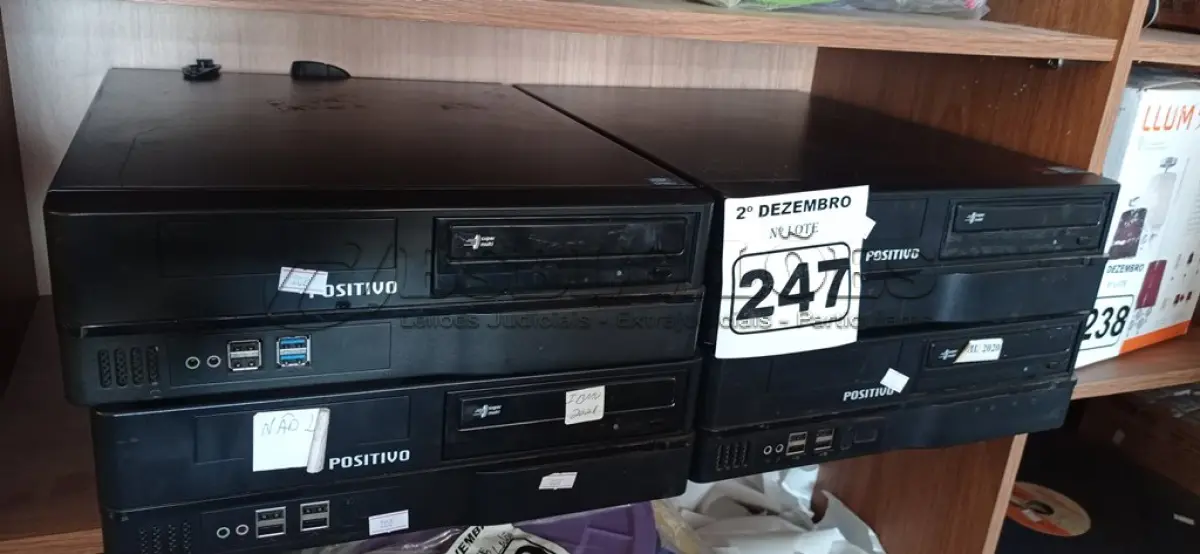 LOTE 247 - 04 CPU’S MARCAS POSITIVO. (NO ESTADO) ATENÇÃO! FAZER A VISITAÇÃO ANTES DE ARREMATAR, NÃO SABEMOS SE FUNCIONA. LEILÃO NÃO TEM GARANTIA E NEM DEVOLUÇÃO, SUJEITO A POSSÍVEIS AVARIAS VISÍVEIS/OCULTAS E/OU AUSÊNCIA DE COMPONENTES.