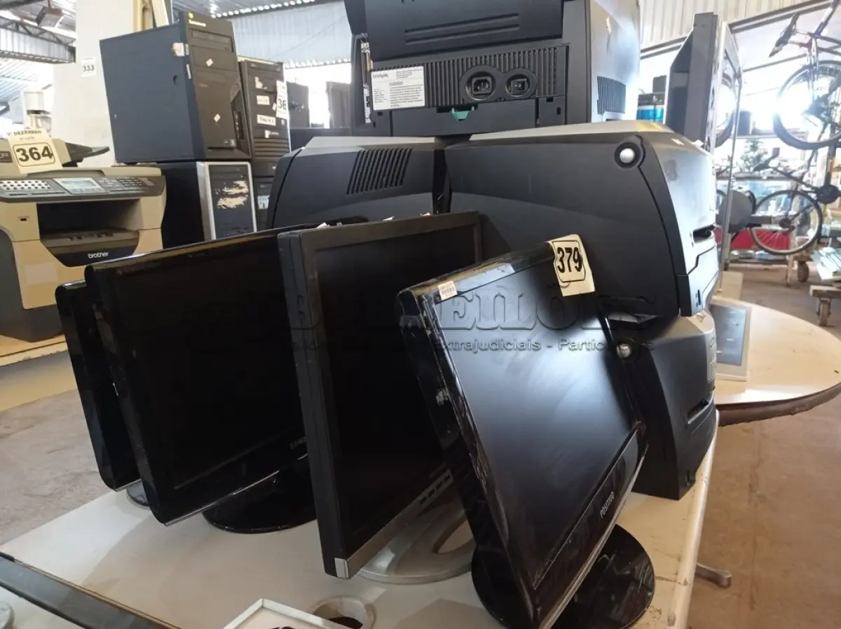LOTE 379 - 05 IMPRESSORAS LEXMARK E342N E 05 MONITORES MARCAS E MODELOS DIVERSOS. (NO ESTADO) ATENÇÃO! FAZER A VISITAÇÃO ANTES DE ARREMATAR, NÃO SABEMOS SE FUNCIONA. LEILÃO NÃO TEM GARANTIA E NEM DEVOLUÇÃO, SUJEITO A POSSÍVEIS AVARIAS VISÍVEIS/OCULTAS E/OU AUSÊNCIA DE COMPONENTES.