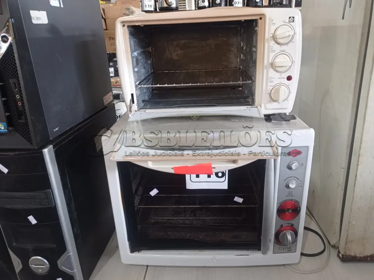 LOTE 116 - 02 FORNOS ELÉTRICOS MARCAS E MODELOS DIVERSOS. (NO ESTADO) ATENÇÃO! FAZER A VISITAÇÃO ANTES DE ARREMATAR, NÃO SABEMOS SE FUNCIONA. LEILÃO NÃO TEM GARANTIA E NEM DEVOLUÇÃO, SUJEITO A POSSÍVEIS AVARIAS VISÍVEIS/OCULTAS E/OU AUSÊNCIA DE COMPONENTES.