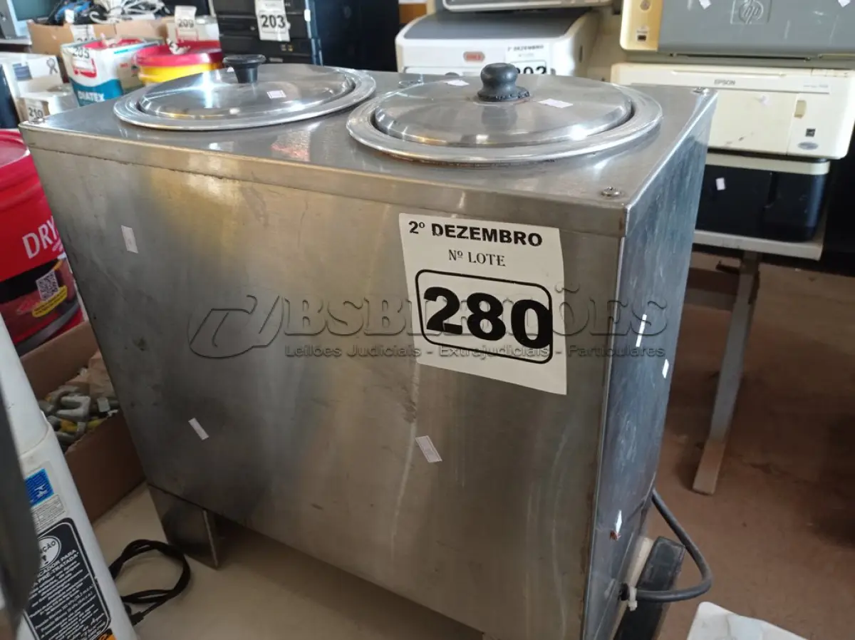 LOTE 280 - 01 CAFETEIRA MARCA MONARCHA. (NO ESTADO) ATENÇÃO! FAZER A VISITAÇÃO ANTES DE ARREMATAR, NÃO SABEMOS SE FUNCIONA. LEILÃO NÃO TEM GARANTIA E NEM DEVOLUÇÃO, SUJEITO A POSSÍVEIS AVARIAS VISÍVEIS/OCULTAS E/OU AUSÊNCIA DE COMPONENTES.