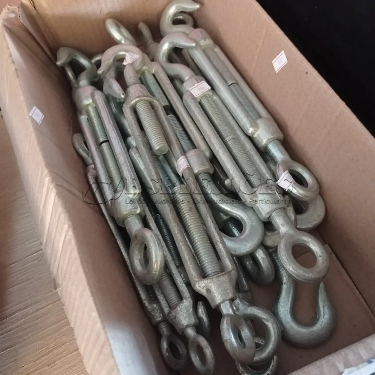 LOTE 307 - 01 LOTE COM VÁRIOS ESTICADORES PARA CABO DO AÇO. (NO ESTADO) ATENÇÃO! FAZER A VISITAÇÃO ANTES DE ARREMATAR, NÃO SABEMOS SE FUNCIONA. LEILÃO NÃO TEM GARANTIA E NEM DEVOLUÇÃO, SUJEITO A POSSÍVEIS AVARIAS VISÍVEIS/OCULTAS E/OU AUSÊNCIA DE COMPONENTES.