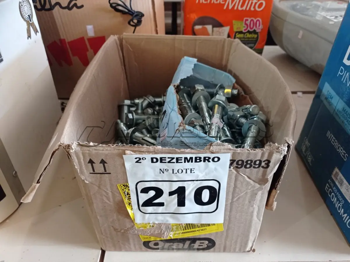 LOTE 210 - 01 LOTE COM VÁRIOS CHUMBADORES PARABOLT. (NO ESTADO) ATENÇÃO! FAZER A VISITAÇÃO ANTES DE ARREMATAR, NÃO SABEMOS SE FUNCIONA. LEILÃO NÃO TEM GARANTIA E NEM DEVOLUÇÃO, SUJEITO A POSSÍVEIS AVARIAS VISÍVEIS/OCULTAS E/OU AUSÊNCIA DE COMPONENTES.