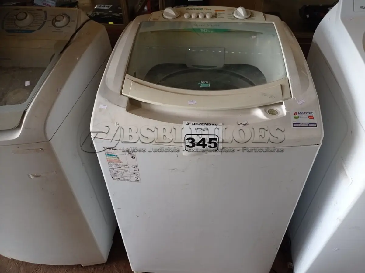 LOTE 345 - 01 LAVADORA DE ROUPAS 10KG MARCA CÔNSUL 220V. (NO ESTADO) ATENÇÃO! FAZER A VISITAÇÃO ANTES DE ARREMATAR, NÃO SABEMOS SE FUNCIONA. LEILÃO NÃO TEM GARANTIA E NEM DEVOLUÇÃO, SUJEITO A POSSÍVEIS AVARIAS VISÍVEIS/OCULTAS E/OU AUSÊNCIA DE COMPONENTES.