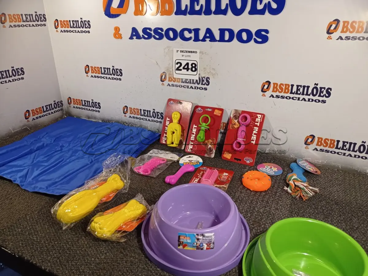 LOTE 248 - 01 KIT DE ACESSÓRIOS PARA PET’S. (NO ESTADO) ATENÇÃO! FAZER A VISITAÇÃO ANTES DE ARREMATAR, NÃO SABEMOS SE FUNCIONA. LEILÃO NÃO TEM GARANTIA E NEM DEVOLUÇÃO, SUJEITO A POSSÍVEIS AVARIAS VISÍVEIS/OCULTAS E/OU AUSÊNCIA DE COMPONENTES.