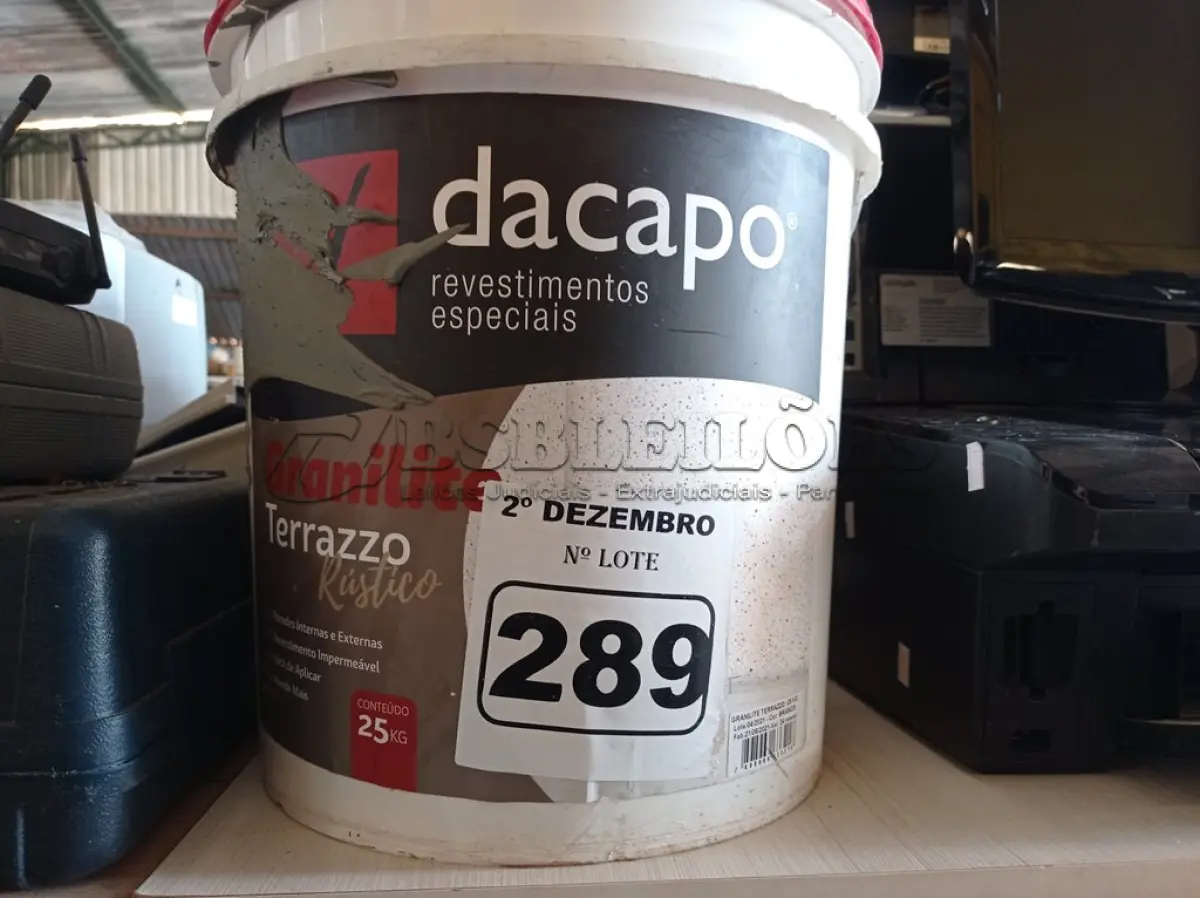LOTE 289 - 01 BALDE DE CIMENTO QUEIMADO DACAPÓ 25KG. (NO ESTADO) ATENÇÃO! FAZER A VISITAÇÃO ANTES DE ARREMATAR, NÃO SABEMOS SE FUNCIONA. LEILÃO NÃO TEM GARANTIA E NEM DEVOLUÇÃO, SUJEITO A POSSÍVEIS AVARIAS VISÍVEIS/OCULTAS E/OU AUSÊNCIA DE COMPONENTES.